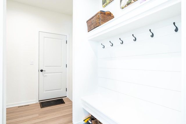 N174W20632 Laurel Springs CIRCLE, Jackson, WI 53037