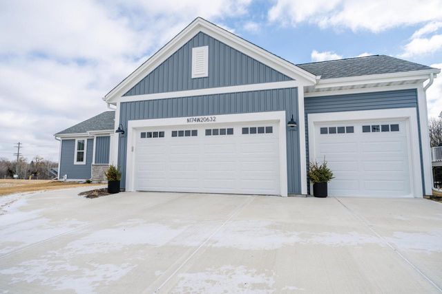 N174W20632 Laurel Springs CIRCLE, Jackson, WI 53037