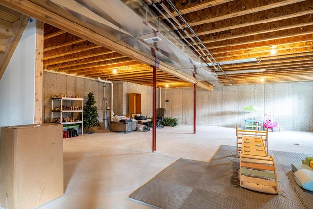 N174W20632 Laurel Springs CIRCLE, Jackson, WI 53037