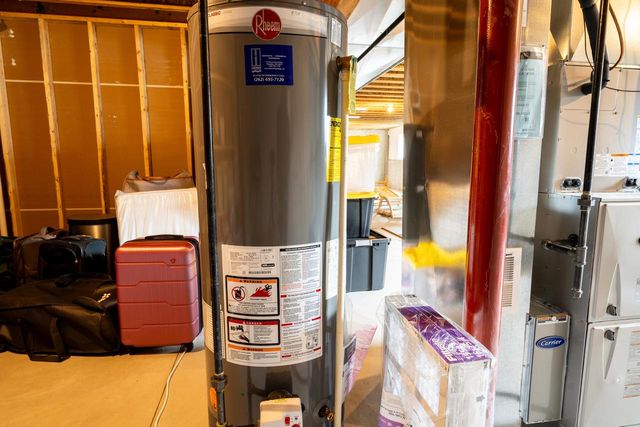 N174W20632 Laurel Springs CIRCLE, Jackson, WI 53037