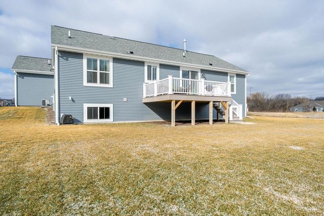 N174W20632 Laurel Springs CIRCLE, Jackson, WI 53037
