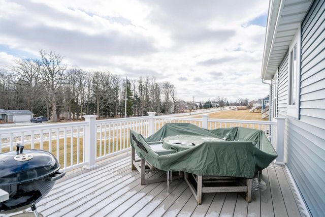 N174W20632 Laurel Springs CIRCLE, Jackson, WI 53037