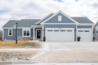 N174W20632 Laurel Springs CIRCLE, Jackson, WI 53037