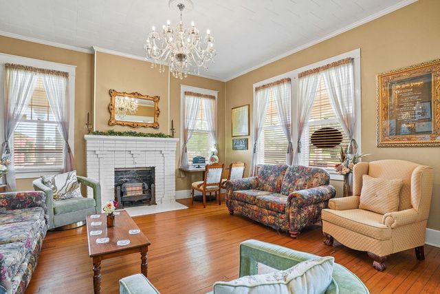 307 S Academy Street, Geneva, AL 36340