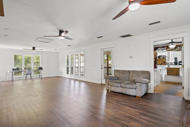 307 S Academy Street, Geneva, AL 36340