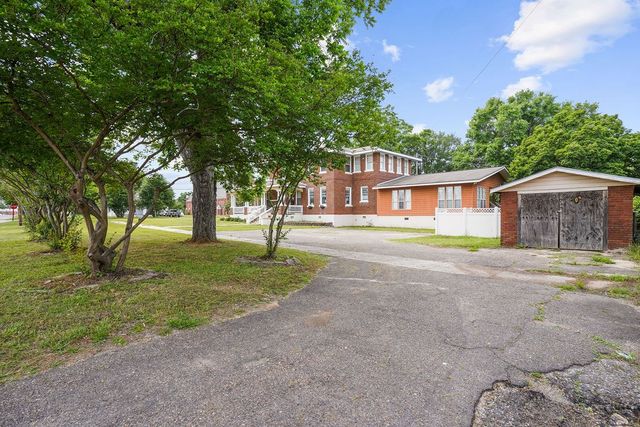 307 S Academy Street, Geneva, AL 36340