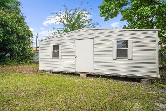 307 S Academy Street, Geneva, AL 36340