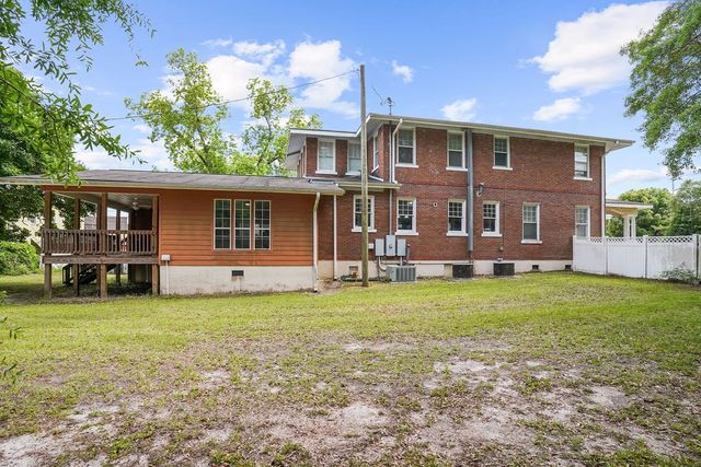 307 S Academy Street, Geneva, AL 36340