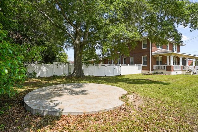 307 S Academy Street, Geneva, AL 36340