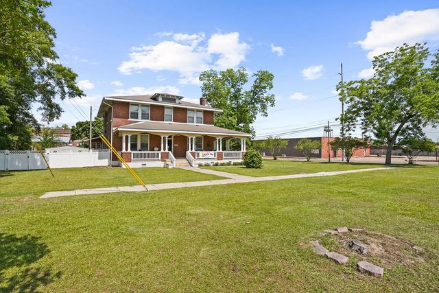 307 S Academy Street, Geneva, AL 36340