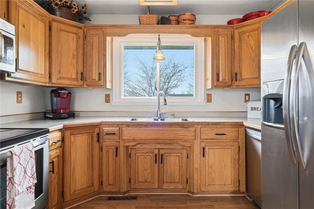 1305 Sam Den Circle, Cameron, MO 64429
