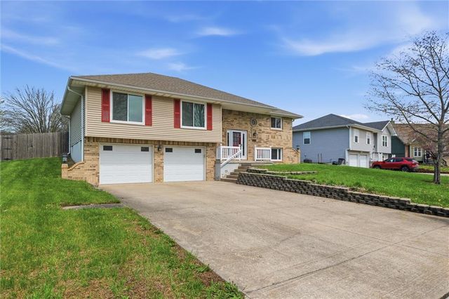 1305 Sam Den Circle, Cameron, MO 64429