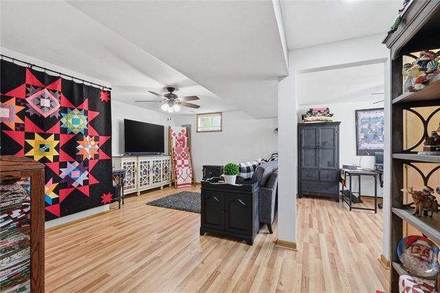 1305 Sam Den Circle, Cameron, MO 64429