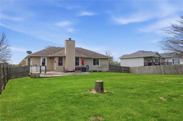 1305 Sam Den Circle, Cameron, MO 64429