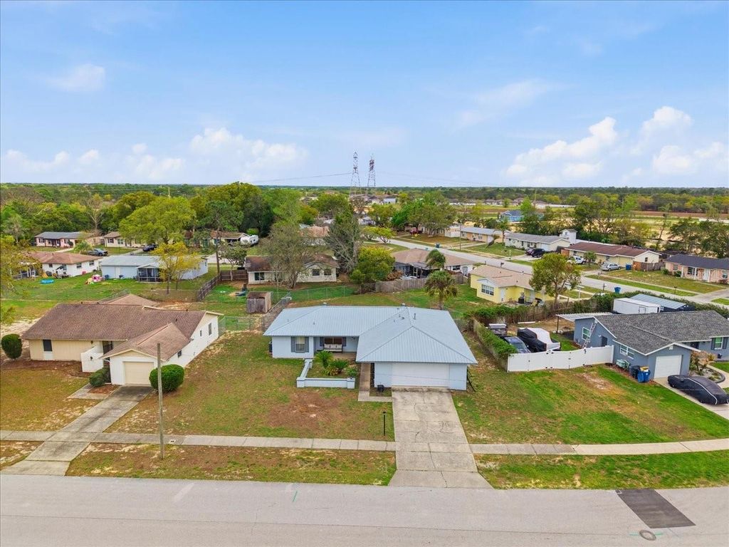 Image 5 of property listing at 4464 BROMLEY AVENUE, Spring Hill, FL 34609