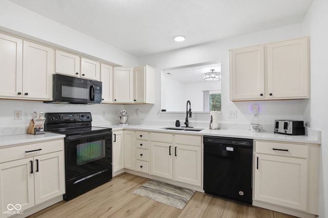 635 Daniel Court, Westfield, IN 46074