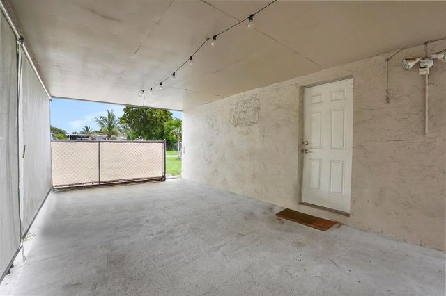 3231 Vassallo Avenue, Palm Springs, FL 33461