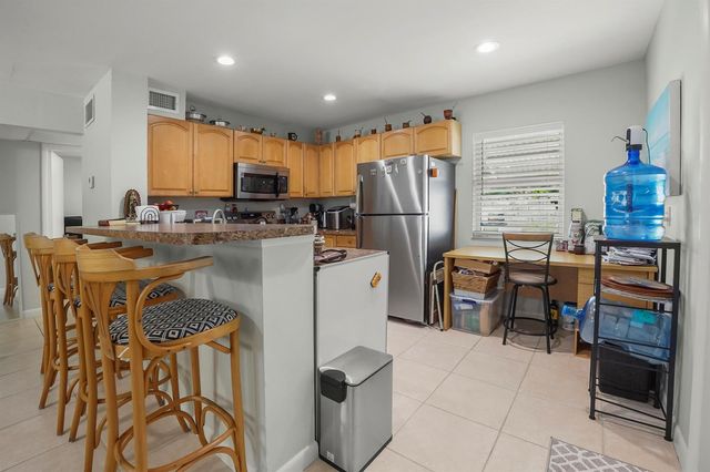 3231 Vassallo Avenue, Palm Springs, FL 33461