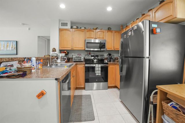 3231 Vassallo Avenue, Palm Springs, FL 33461