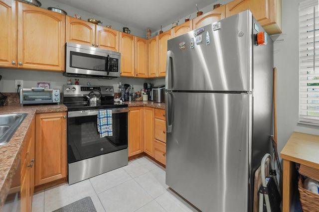 3231 Vassallo Avenue, Palm Springs, FL 33461