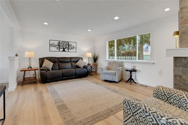 3713 Tahoma Place W, University Place, WA 98466