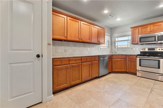 3890 Deerhurst Street, Springdale, AR 72764