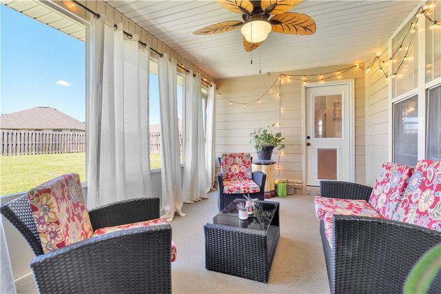 3890 Deerhurst Street, Springdale, AR 72764