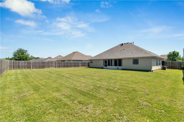 3890 Deerhurst Street, Springdale, AR 72764