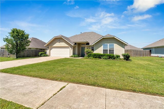 3890 Deerhurst Street, Springdale, AR 72764