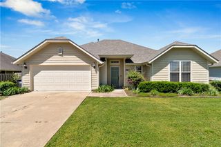 3890 Deerhurst Street, Springdale, AR 72764