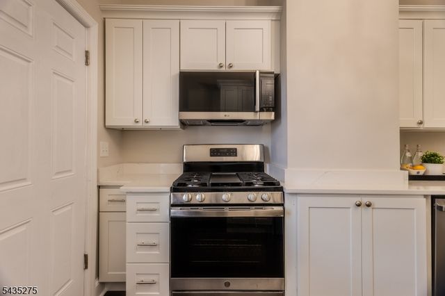 221 N Park St, East Orange City, NJ 07017