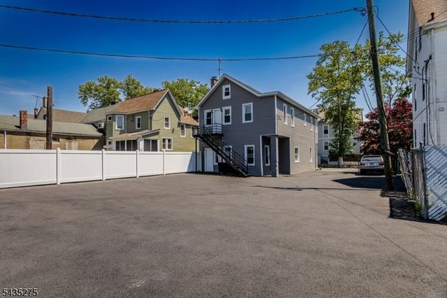 221 N Park St, East Orange City, NJ 07017