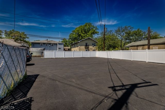 221 N Park St, East Orange City, NJ 07017