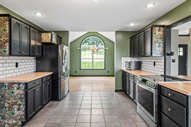 150 West Hills Drive, Mosheim, TN 37818