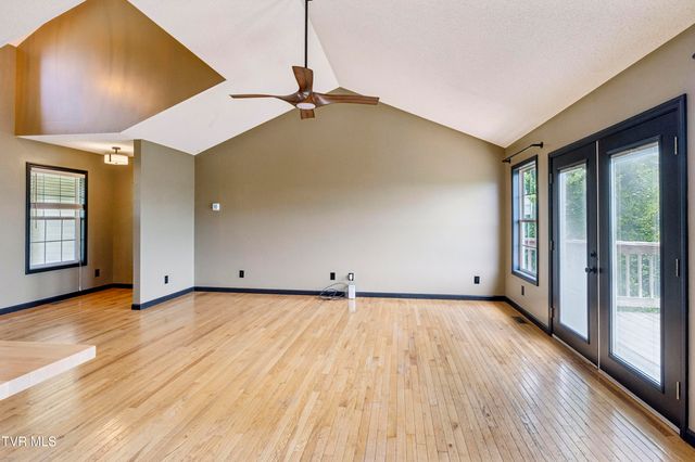 150 West Hills Drive, Mosheim, TN 37818