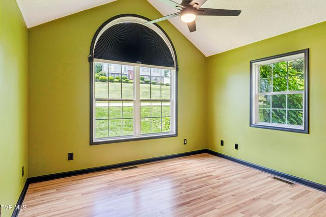 150 West Hills Drive, Mosheim, TN 37818
