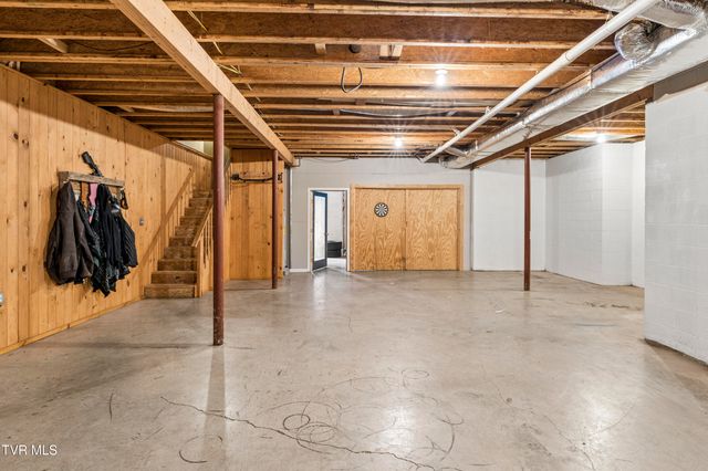 150 West Hills Drive, Mosheim, TN 37818