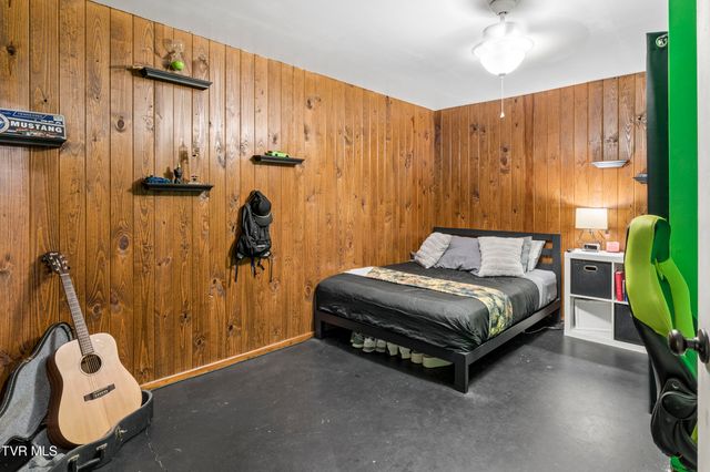 150 West Hills Drive, Mosheim, TN 37818