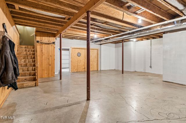 150 West Hills Drive, Mosheim, TN 37818