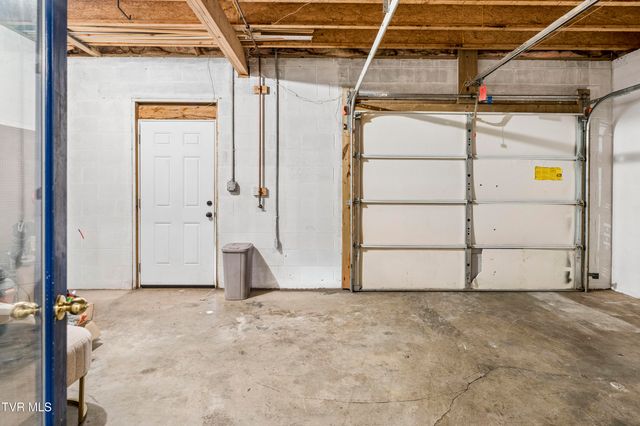 150 West Hills Drive, Mosheim, TN 37818