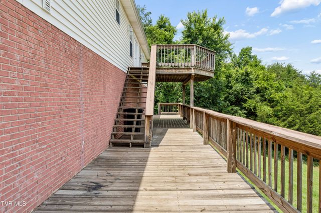 150 West Hills Drive, Mosheim, TN 37818