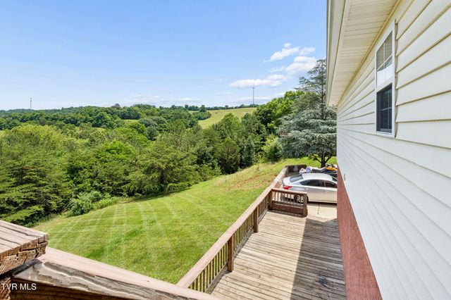 150 West Hills Drive, Mosheim, TN 37818
