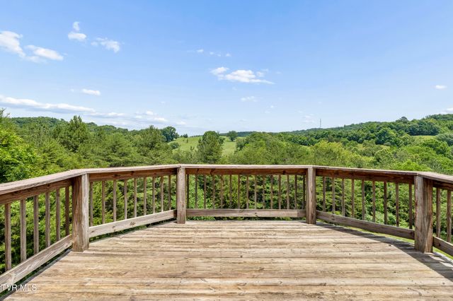 150 West Hills Drive, Mosheim, TN 37818