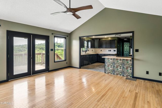 150 West Hills Drive, Mosheim, TN 37818