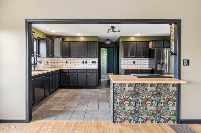 150 West Hills Drive, Mosheim, TN 37818