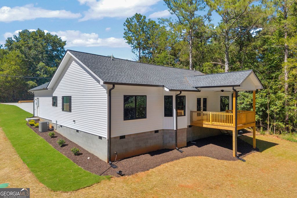 64 Harbor Heights Circle, Lavonia, GA 30553 — photo 2