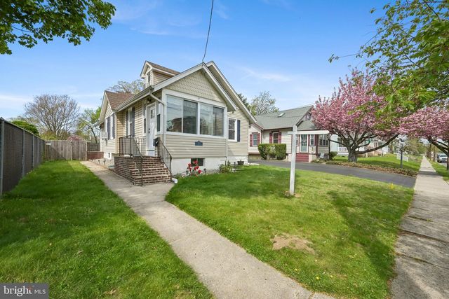 323 MAPLE AVE, Delanco, NJ 08075