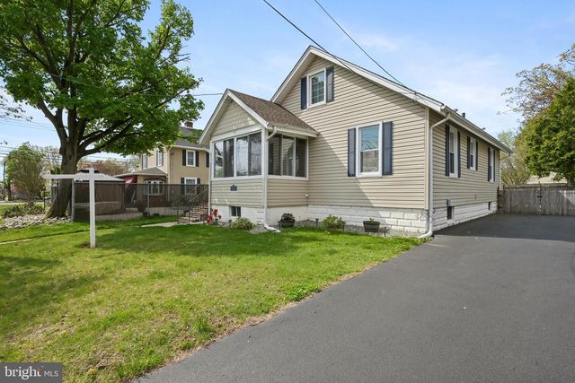 323 MAPLE AVE, Delanco, NJ 08075