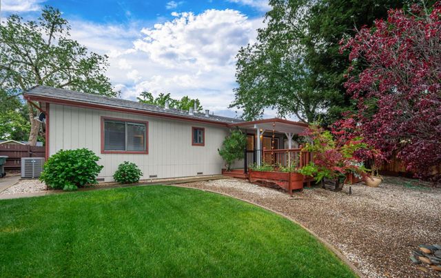 5705 Tudor Way, Loomis, CA 95650