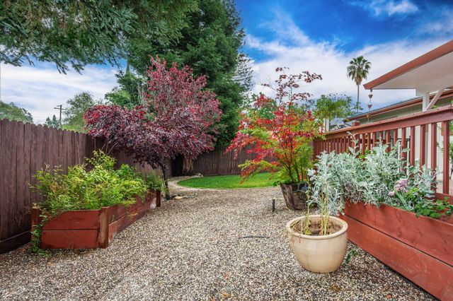 5705 Tudor Way, Loomis, CA 95650